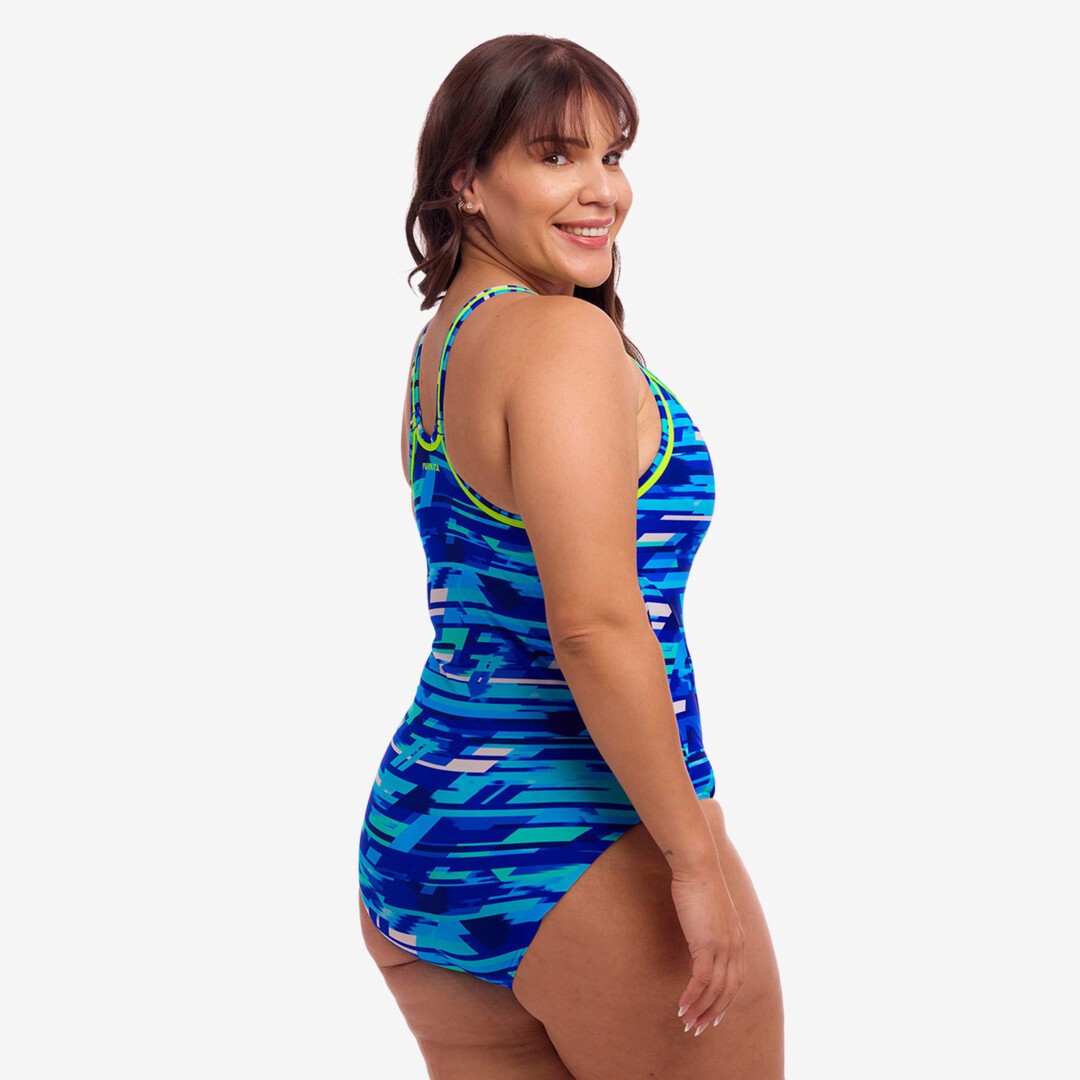 Tragebild Badeanzug von hinten