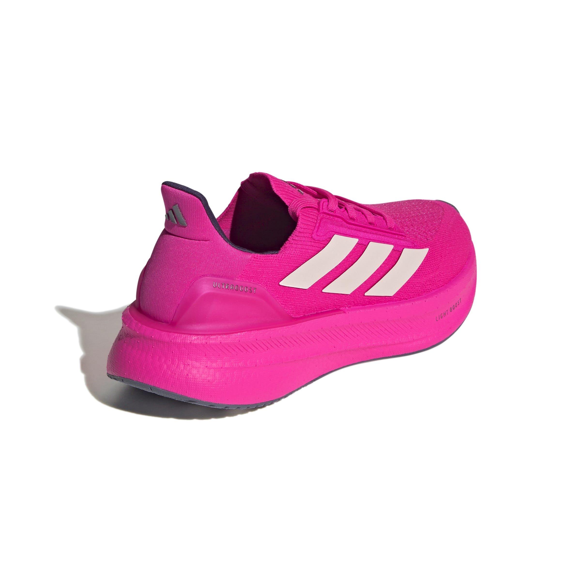 Schrägansicht rechter Schuh von hinten Außenseite