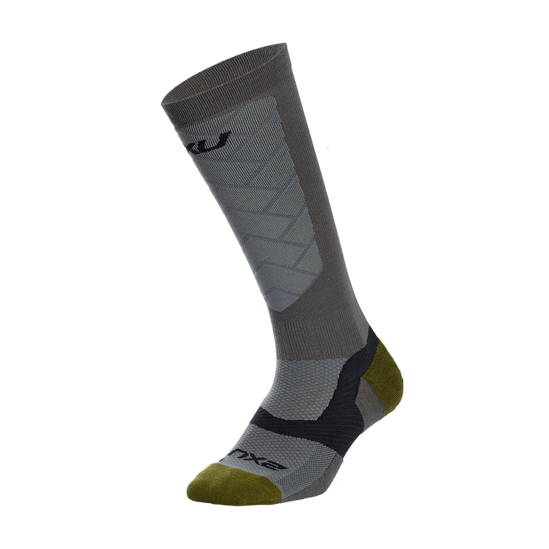 2XU VECTR Alpine Compression Socks, Titan/Moos