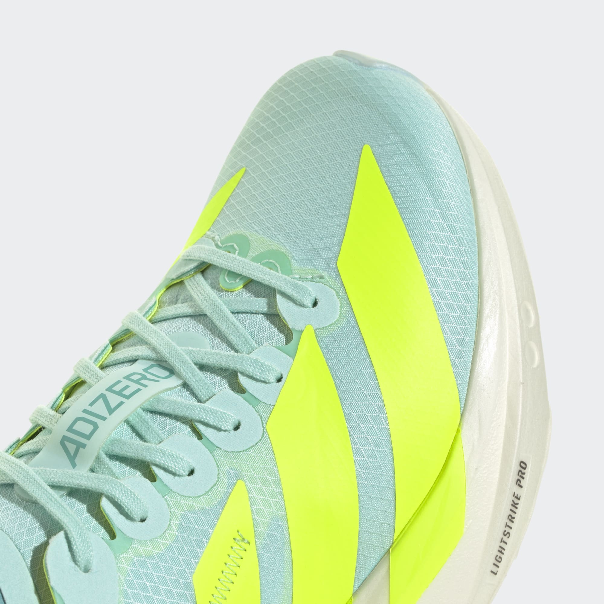 Detailansicht rechter Schuh Zehenbereich