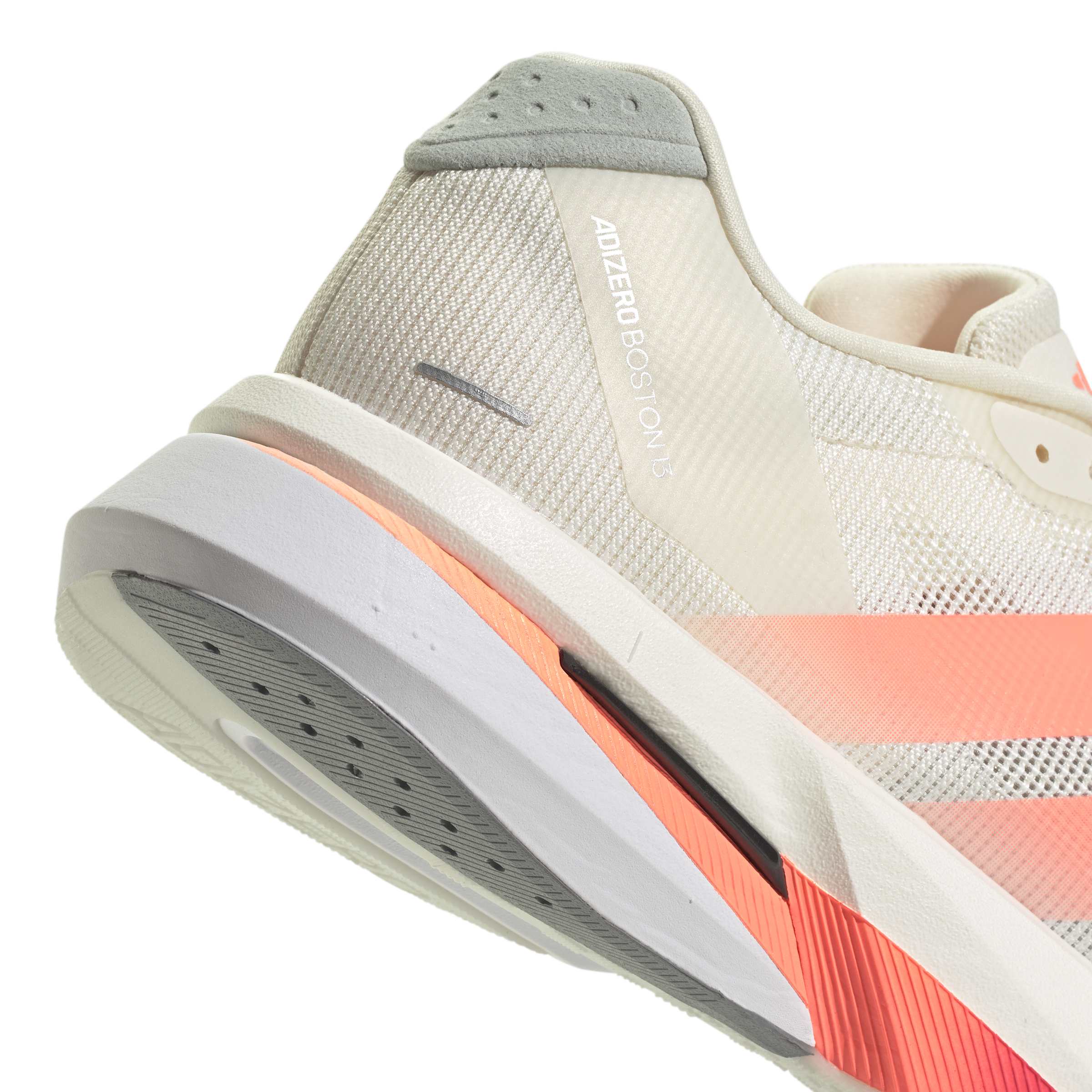 Detailansicht Fersenbereich rechter Schuh