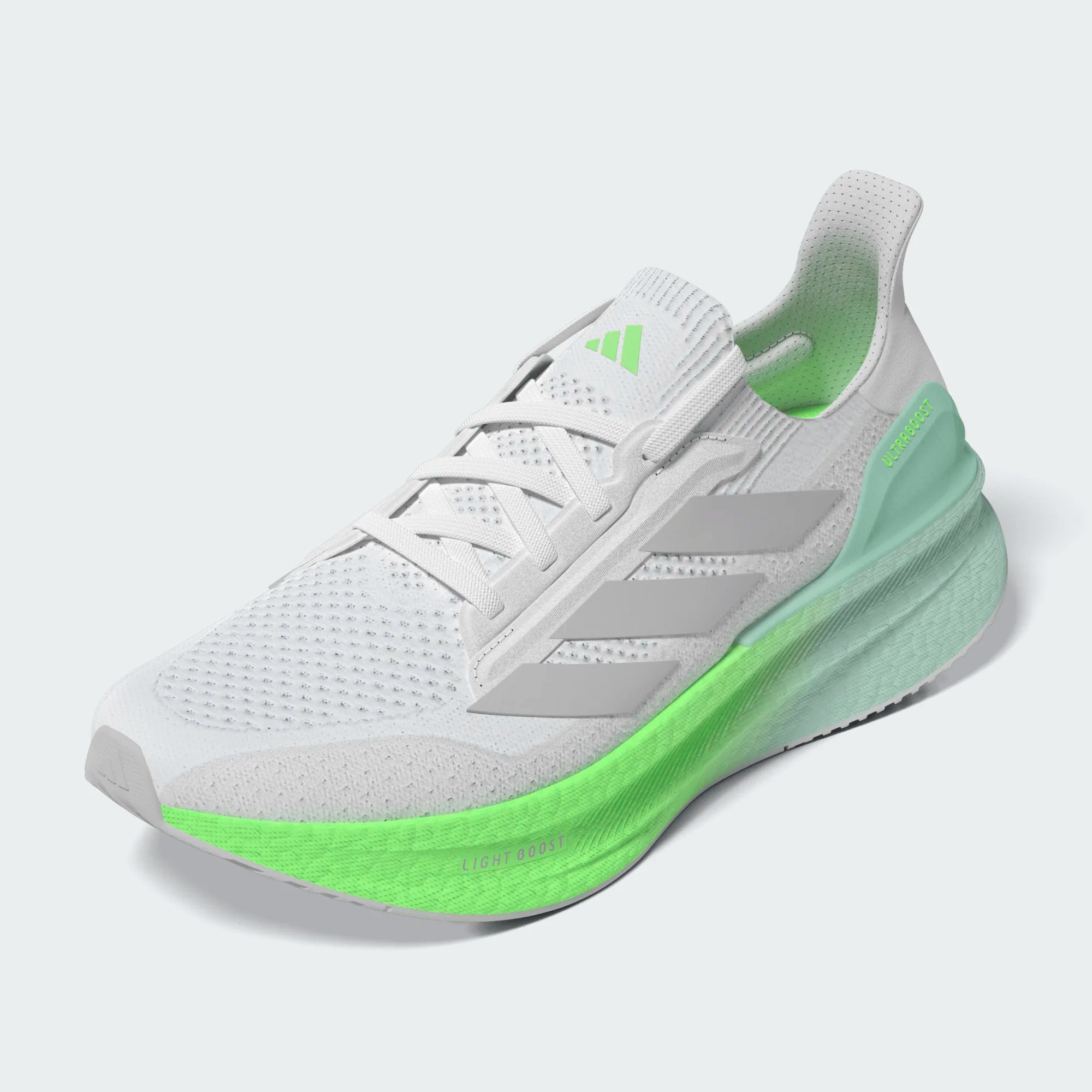 Schrägansicht linker Schuh von vorne