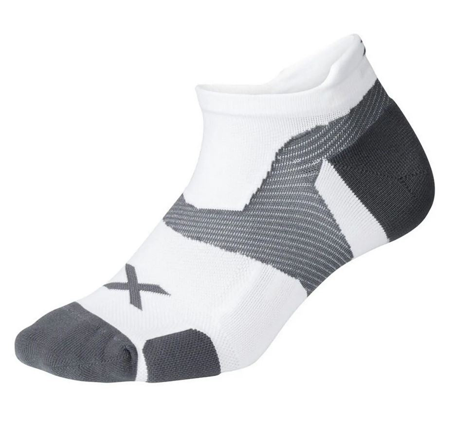 2XU VECTR Cushion No Show Socks White/Grey