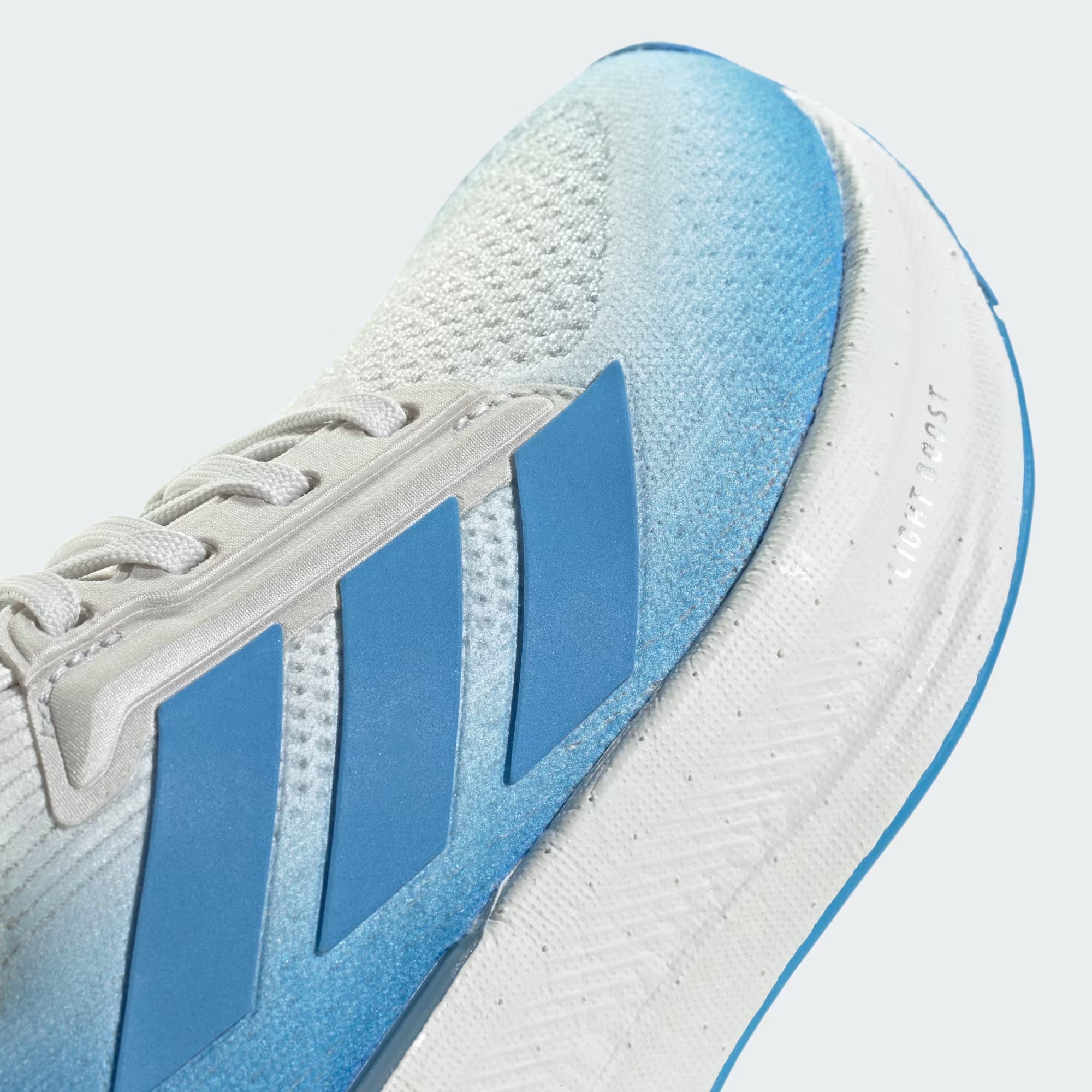 Detailansicht rechter Schuh Zehenbereich Außenseite