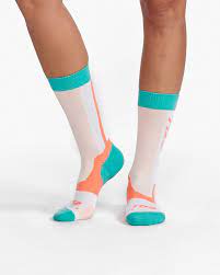 2XU VECTR Light Cushion Crew Socks, Porcelain/Coral