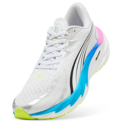 Schrägansicht linker Schuh von vorne