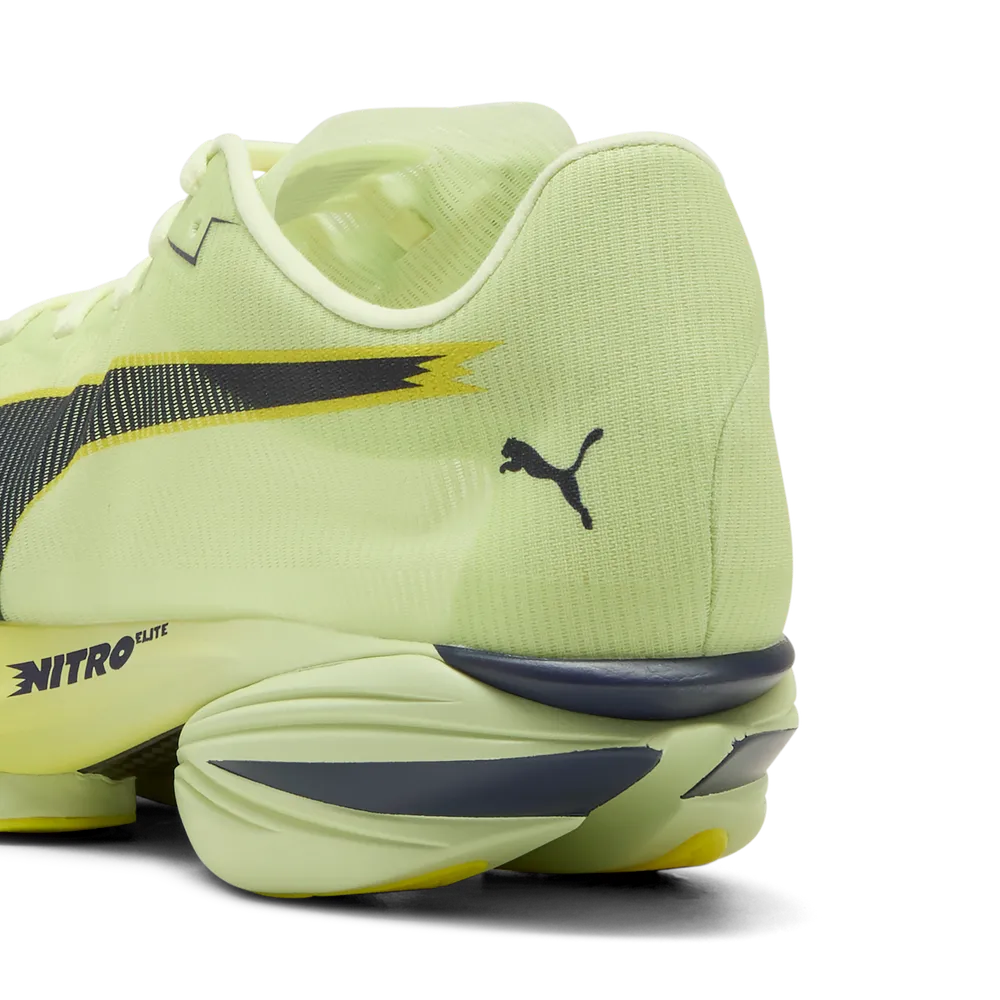 Detailansicht Fersenbereich linker Schuh